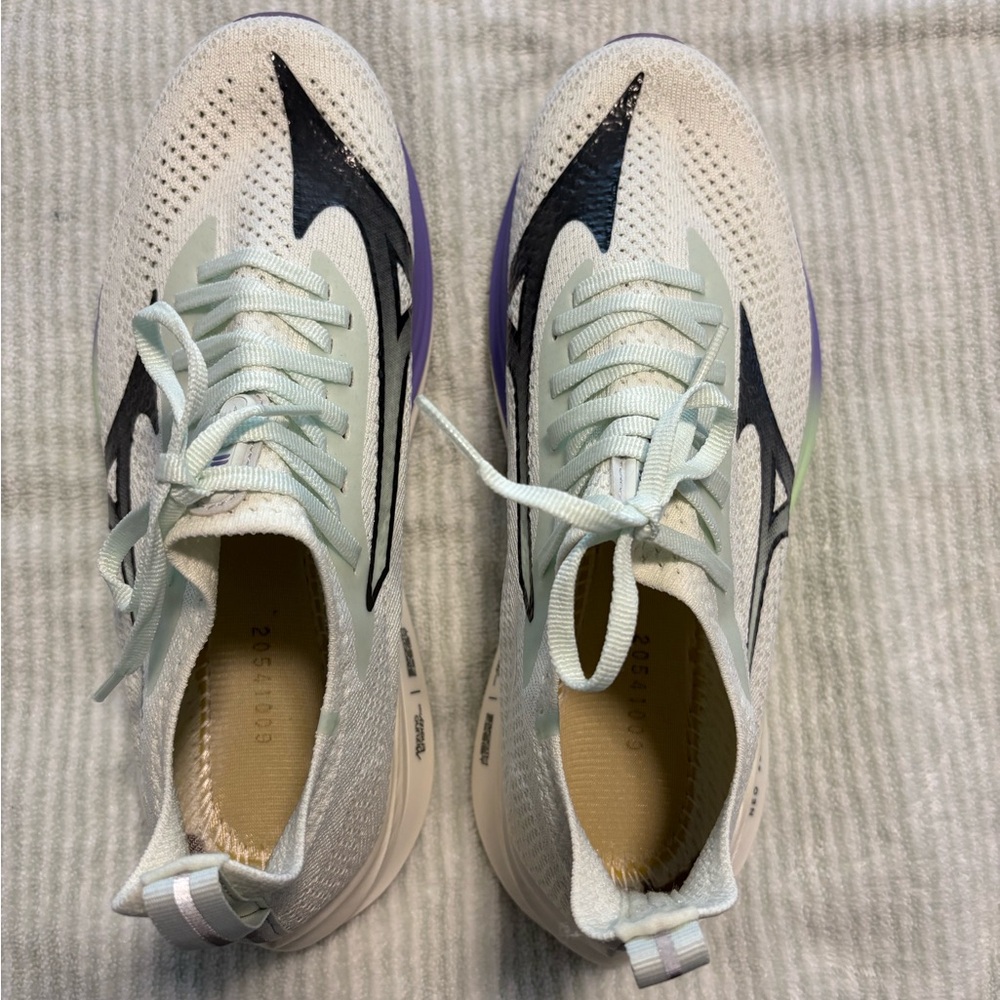 Mizuno Neo Zen women’s size 9